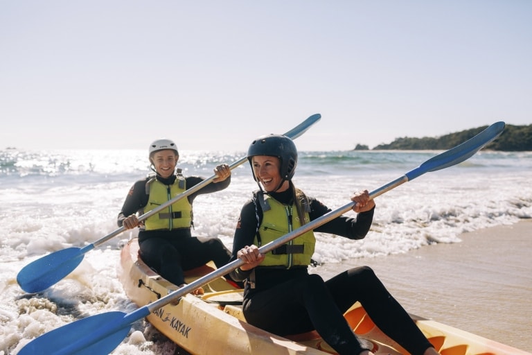 Go Sea Kayak, Byron Bay, New South Wales © Destination NSW