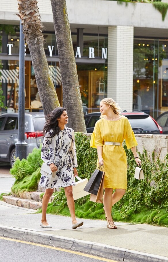 Shoppers walking on James Street in Fortitude Valley © Jesse Smith Photography