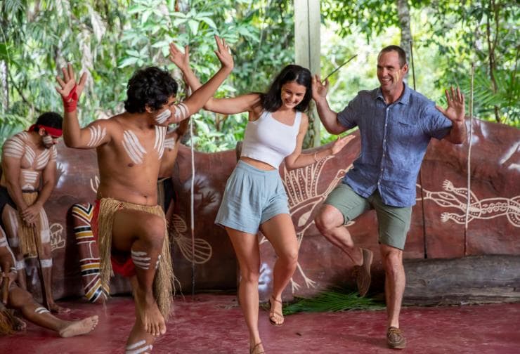 Couple experiencing Pamagirri Aboriginal Experience © Tourism and Events Queensland Couple experiencing Pamagirri Aboriginal Experience © Tourism and Events Queensland
