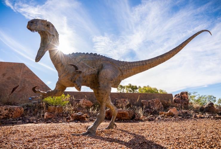 Model dinosaurus di Australia’s Dinosaur Trail di Winton, Queensland © Tourism and Events Queensland Model dinosaurus di Australia’s Dinosaur Trail di Winton, Queensland © Tourism and Events Queensland