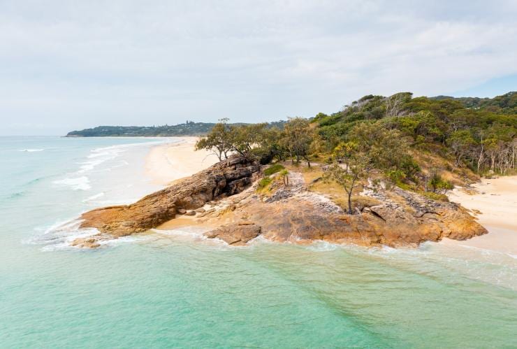 Yura Tours, Adder Rock, North Stradbroke Island, QLD © Tourism and Events Queensland