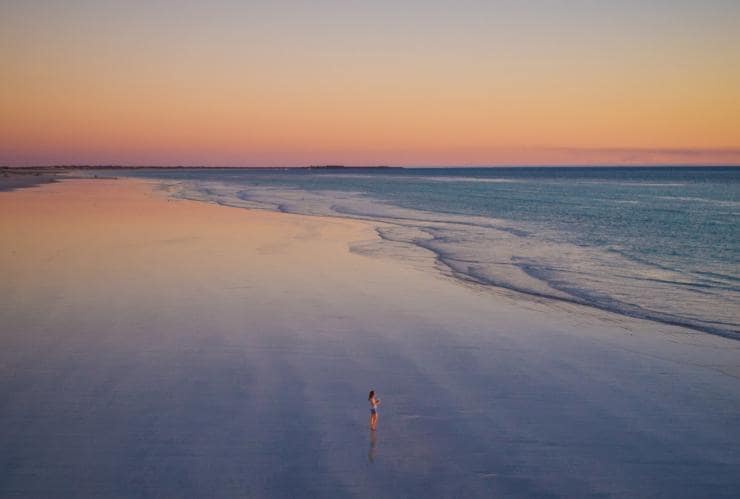 Cable Beach, Broome, Western Australia © Tourism Australia
