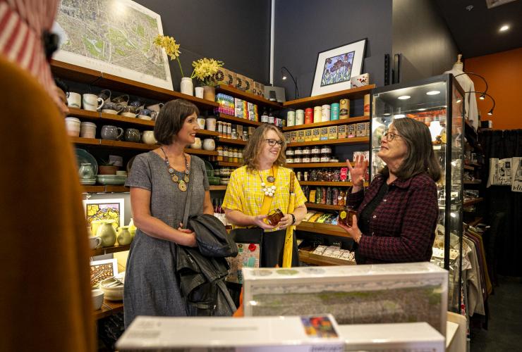 Hidden Secrets Walking Tour, Clementine's, Melbourne, Victoria © Tourism Australia
